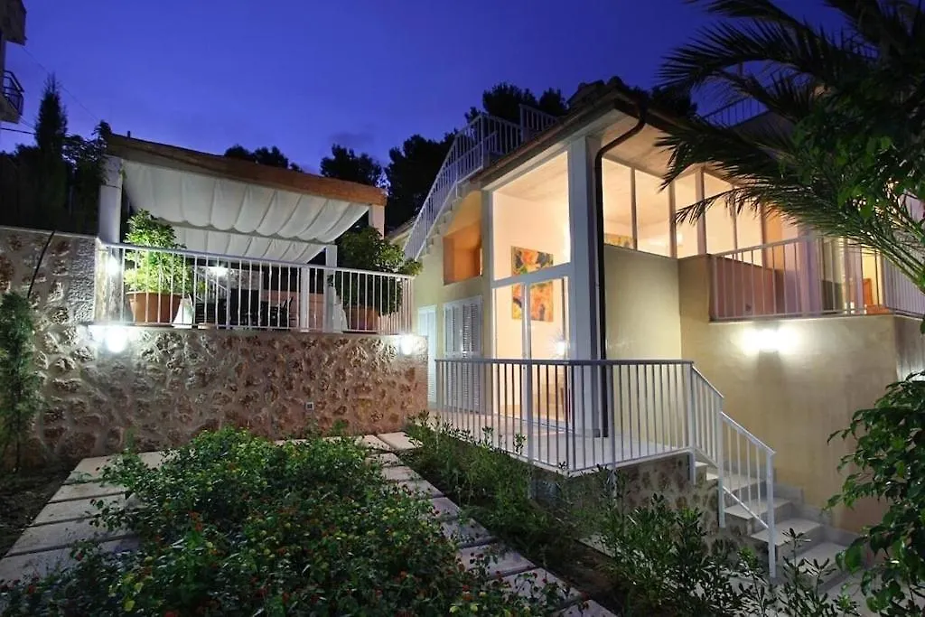 Modern Villa 300M From Crystal Clear Coves By Renthousing Cala San Vicente
